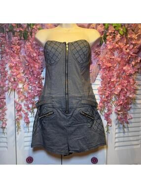 Infinito Grey denim romper with zipper details and pockets #denim #jumpsuit